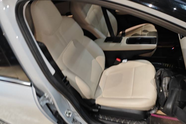 Used Wuling Bingo PLUS 2024 510 km Flagship Edition Four-Seater Version
