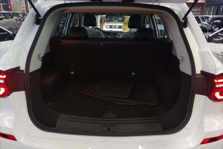 Used Roewe RX5 2025 PLUS 330TGI Automatic Trendsetting Smart Edition
