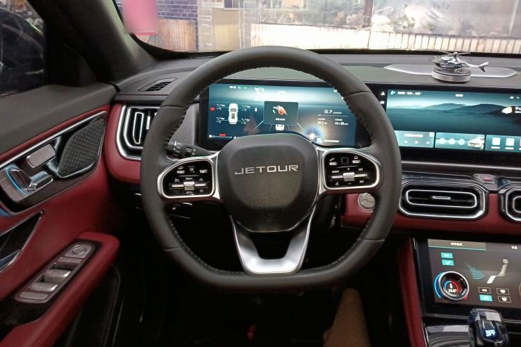 Used JETOUR X70 PLUS 2025 1.5T Luxury Edition 7-Seater