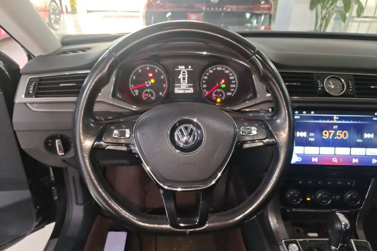 Used Volkswagen Passat 2017 330TSI DSG Luxury Edition
