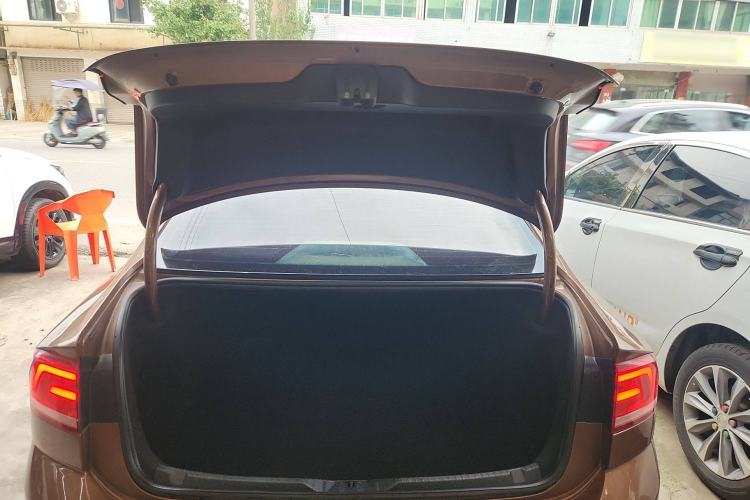 Used Volkswagen Lamando 2017 230TSI DSG Fashion Edition
