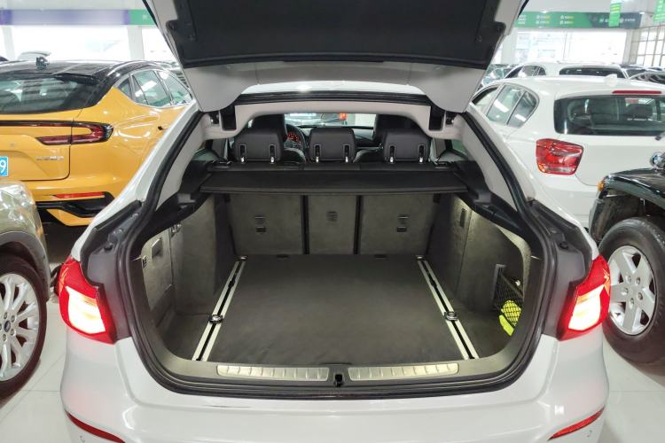 Used BMW 3 Series GT 2018 320i Sport Edition
