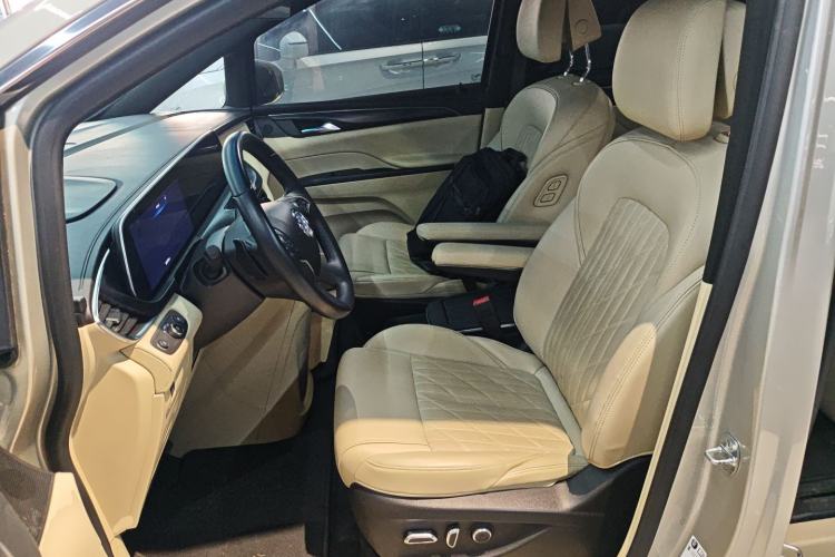 Used Buick GL8 2022 ES Land Cruiser 653T Luxury Model
