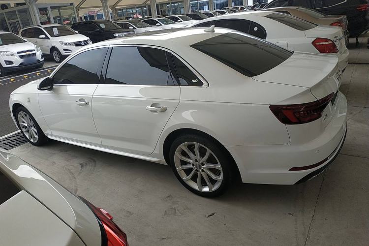 Used Audi A4L 2019 40 TFSI Ambition China VI
