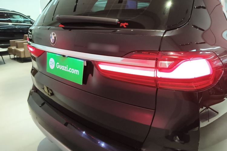 Used BMW X7 2022 xDrive40i Luxury Package with Premium Features
