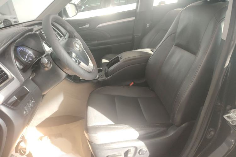 Used Toyota Highlander 2018 2.0T Four-Wheel Drive Luxury Edition 7 Seats China V Emission Standard