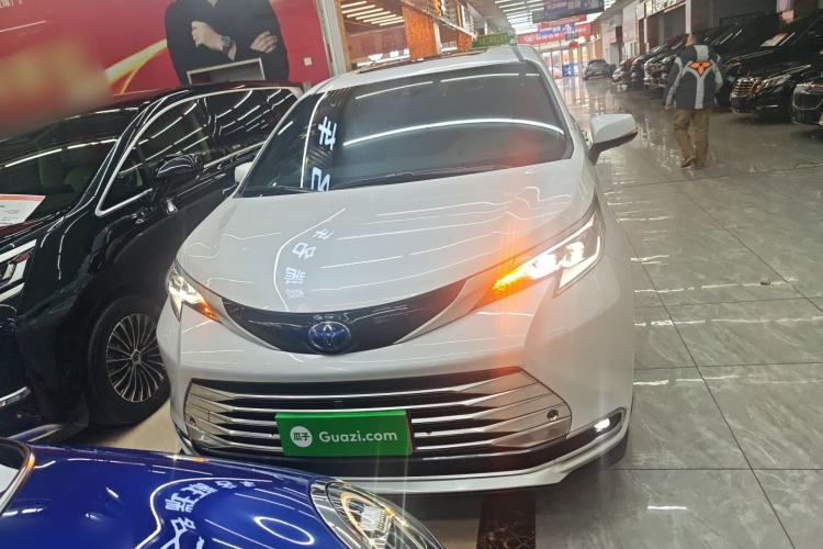 Used Toyota Sienna 2021 2.5L Hybrid Platinum Edition