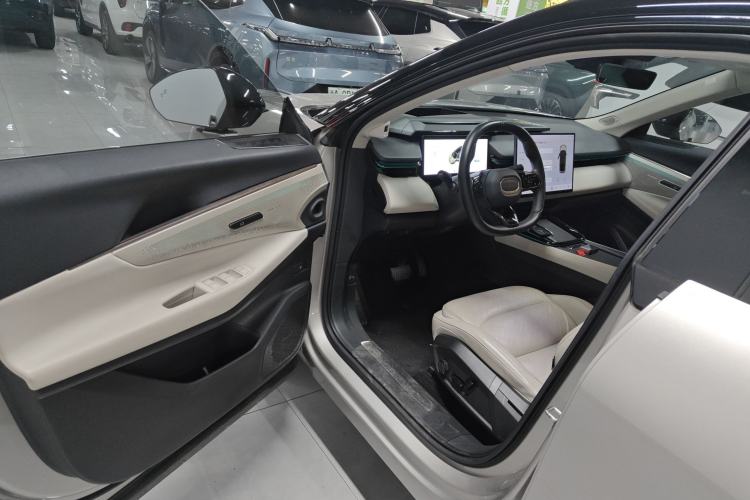 Used Lynk & Co 08 EM-P 2023 220km All-Wheel-Drive Performance Halo
