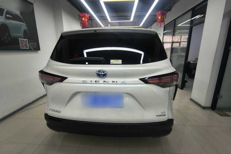 Used Toyota Sienna 2023 2.5L Hybrid Comfort Edition

