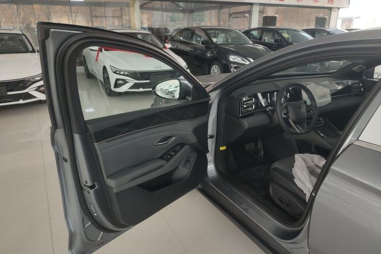 Used BYD Qin L 2024 DM-i 120KM Beyond Model