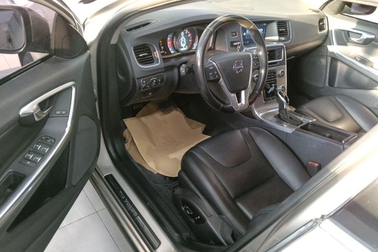 Used Volvo S60 2016 S60L T4 Zhiyuan Edition
