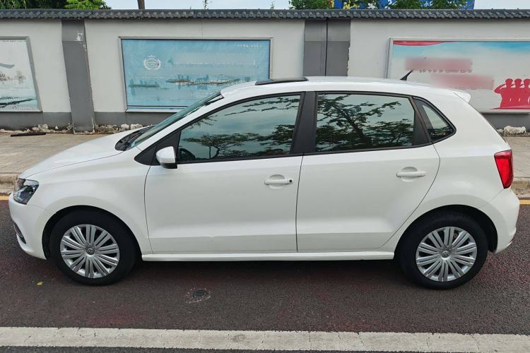 Used Volkswagen Polo 2016 1.6L Automatic Comfort Model
