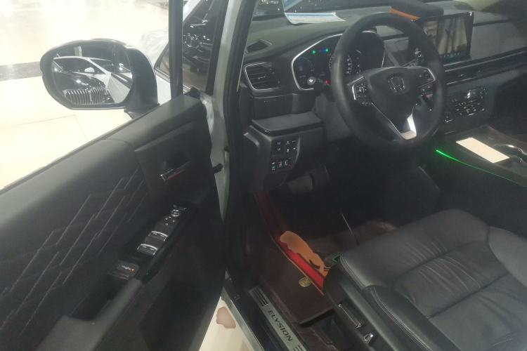 Used Honda Elysion 2024 2.0L eHEV Luxury Edition

