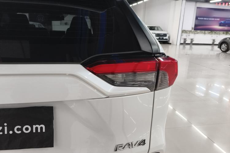 Used Toyota RAV4 2022 2.0L CVT Two-Wheel Drive Fashion Edition
