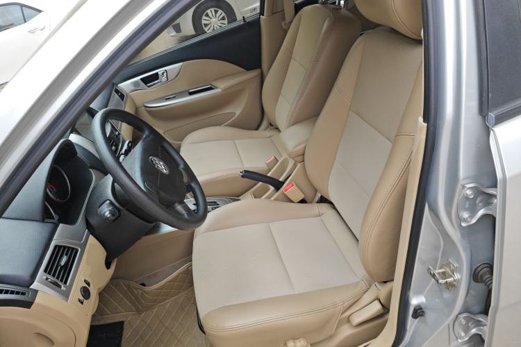 Used Buick Excelle 2013 1.5L Automatic Classic Model
