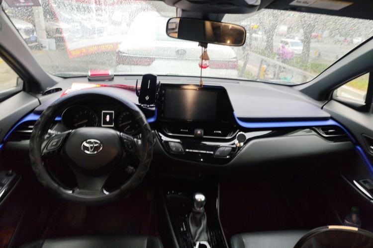 Used Toyota IZOA 2018 2.0L Yichi Version China VI Standard
