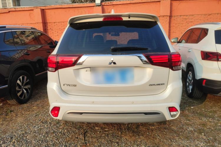 Used Mitsubishi Outlander 2021 Revised Version 2.0L Two-Wheel Drive Comfort Edition 5 Seats
