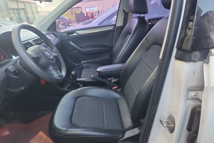 Used Volkswagen Santana 2015 1.6L Manual Comfort Edition
