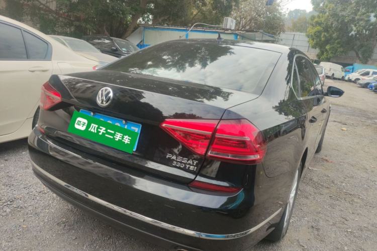 Used Volkswagen Passat 2016 330TSI DSG Luxury Edition
