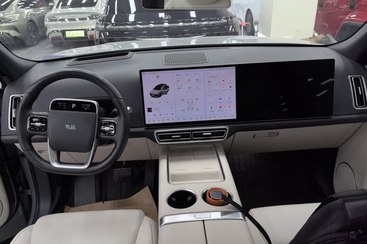 Used Li Auto L8 2023 Pro Model
