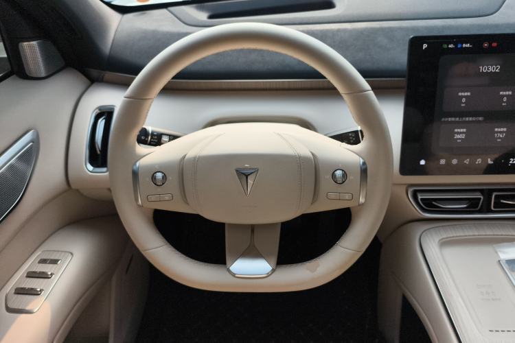 Used  S09 2025 Rear-Drive Ultra+
