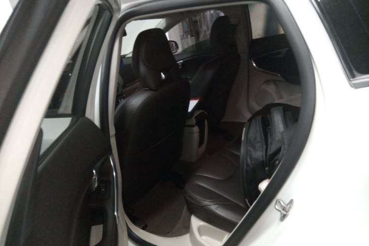 Used Volvo V40 2015 1.6T Zhiyi Edition
