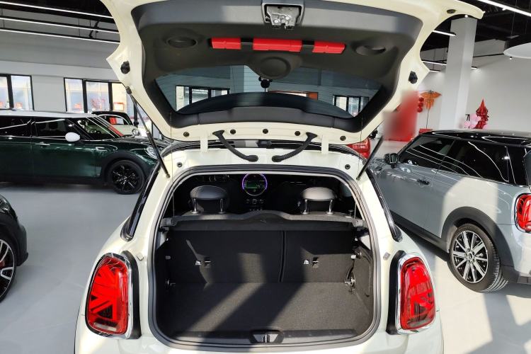 Used  MINI 2019 1.5T COOPER Classic Edition

