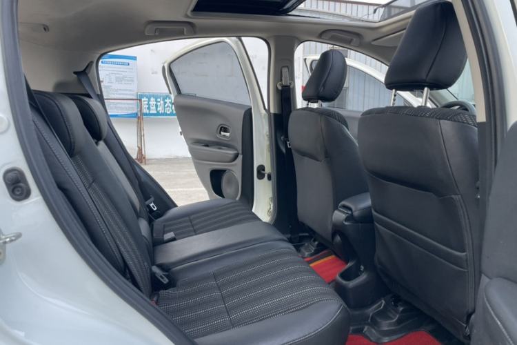 Used Honda Vezel 2017 1.8L CVT Front-Wheel Drive Pioneer Edition