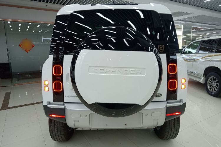 Used Land Rover Defender 2025 90 2.0T P300 S
