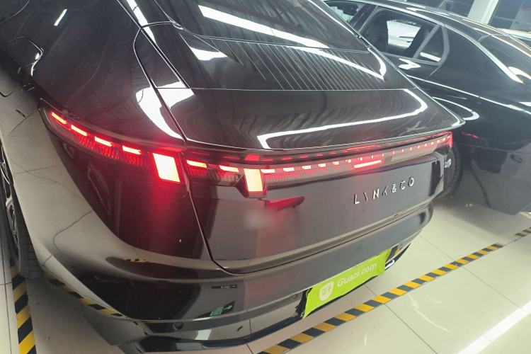 Used Lynk & Co Z10 2025 71 kWh 602 km Range Rear-Wheel Drive Pro
