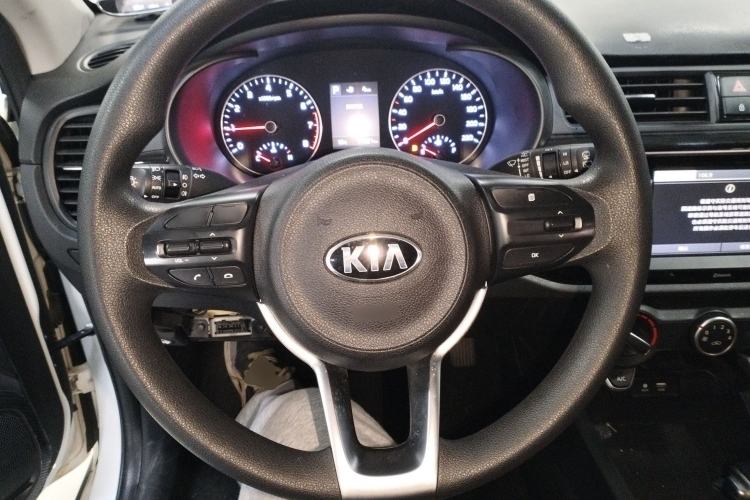 Used Kia KX Cross 2017 1.4L AT GLS
