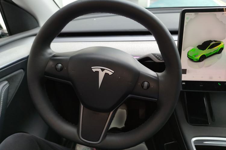 Used Tesla Model Y 2023 Long-Range All-Wheel-Drive Version