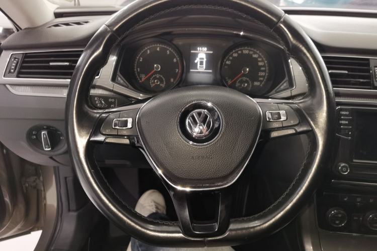 Used Volkswagen Passat 2017 330TSI DSG Luxury Edition
