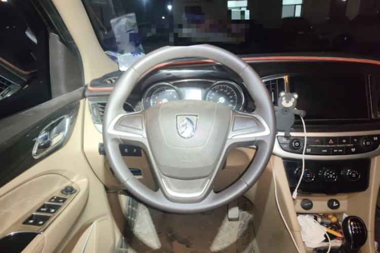 Used Baojun 730 2016 1.5T Manual Comfort Version 7 Seats