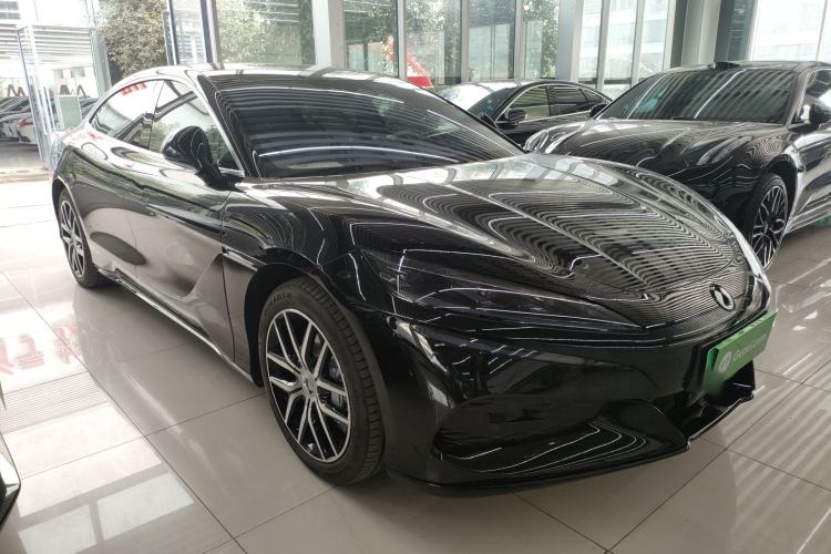 Used Denza Z9 2024 630 km All-Wheel Drive Max Version