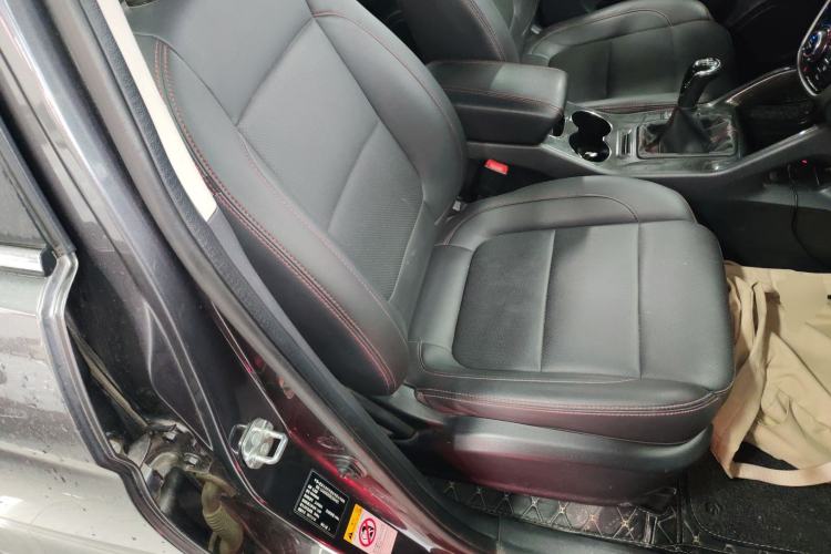 Used Changan CS75 2017 Shangkui Edition 1.5T Manual Fengxiang Model
