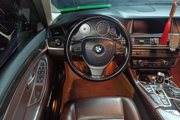 Used BMW 5 Series 2014 525Li Luxury Design Package
