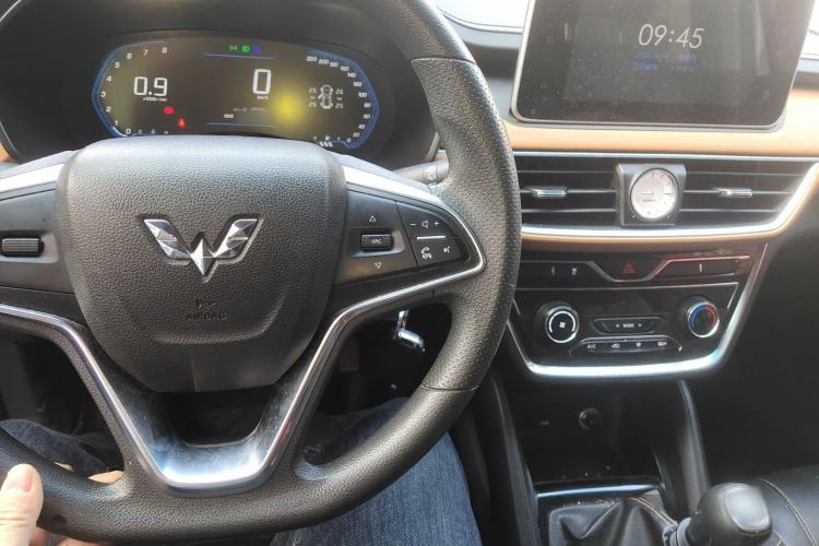 Used Wuling Hongguang S3 2018 1.5L Manual Luxury Model China V Standard
