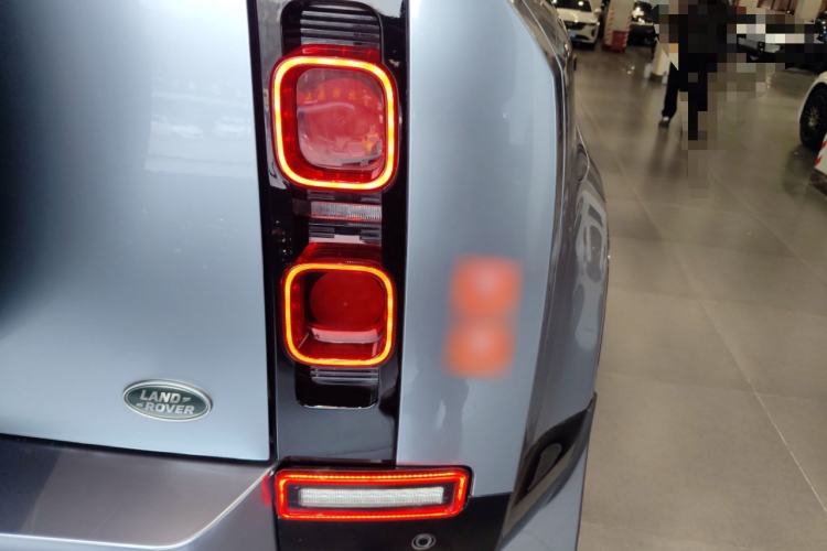 Used Land Rover Defender 2023 Facelift 110 3.0T P400 X-DYNAMIC HSE
