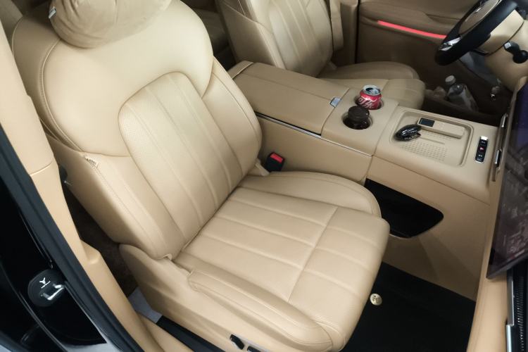 Used VOYAH Dream 2025 PHEV Four-Wheel Drive Prestige Kunpeng Edition