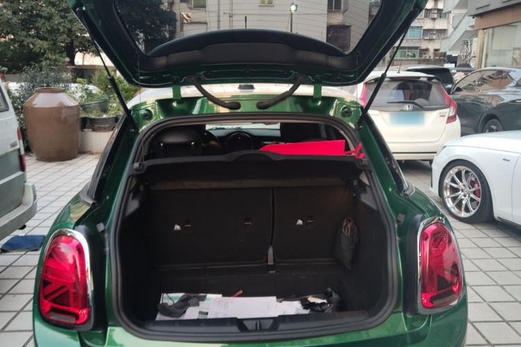 Used  MINI 2020 1.5T COOPER Classic Edition Five-Door Version
