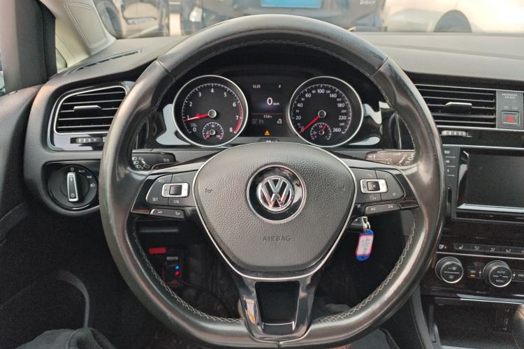 Used Volkswagen Golf 2014 1.4TSI Luxury Travel Edition
