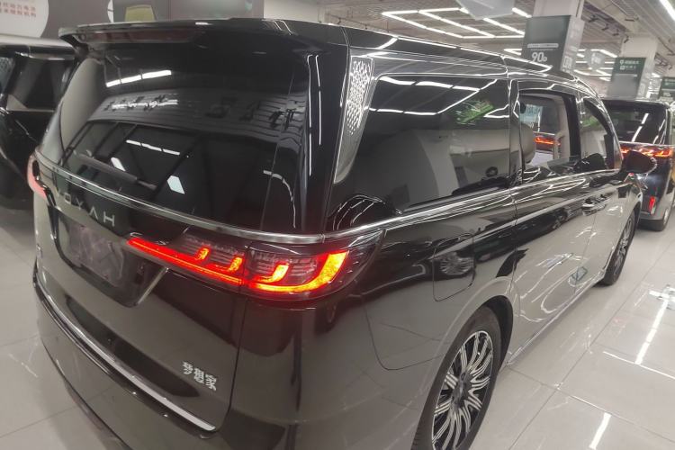 Used VOYAH Dream 2025 EV Four-Wheel Drive Flagship Kunpeng Edition
