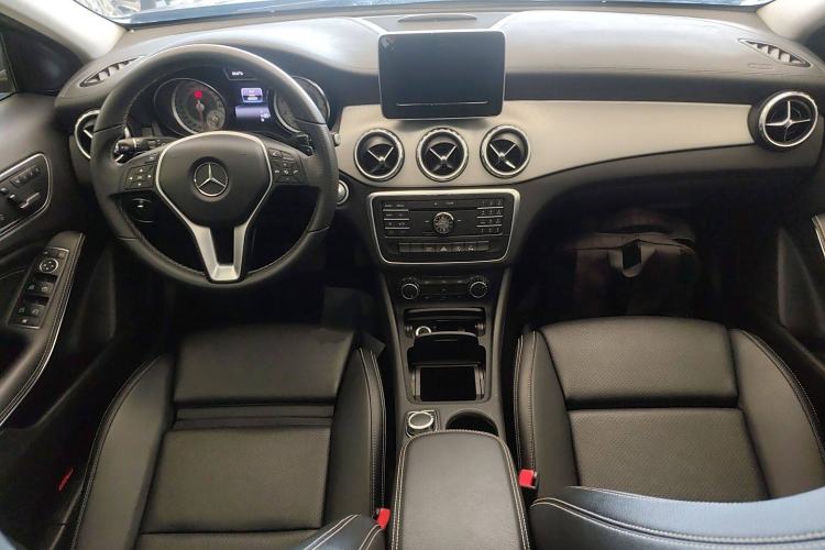 Used Mercedes-Benz GLA 2016 GLA 200 Fashion Model
