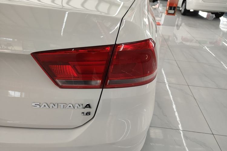 Used Volkswagen Santana 2015 1.6L Manual Fashion Edition
