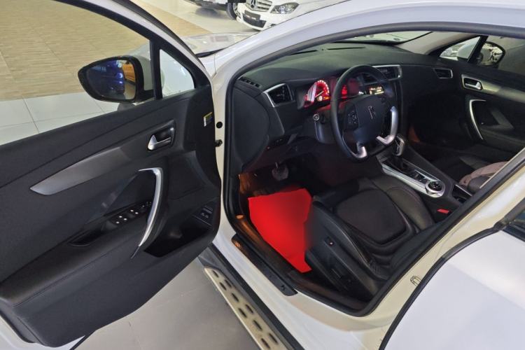 Used  6 2014 1.6T Luxury Edition THP160
