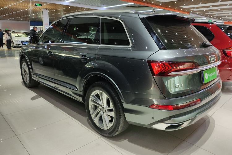 Used Audi Q7 2021 45 TFSI quattro S line Sport model
