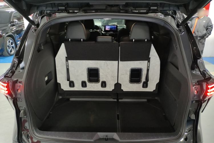 Used Toyota Sienna 2023 2.5L Hybrid Deluxe Edition
