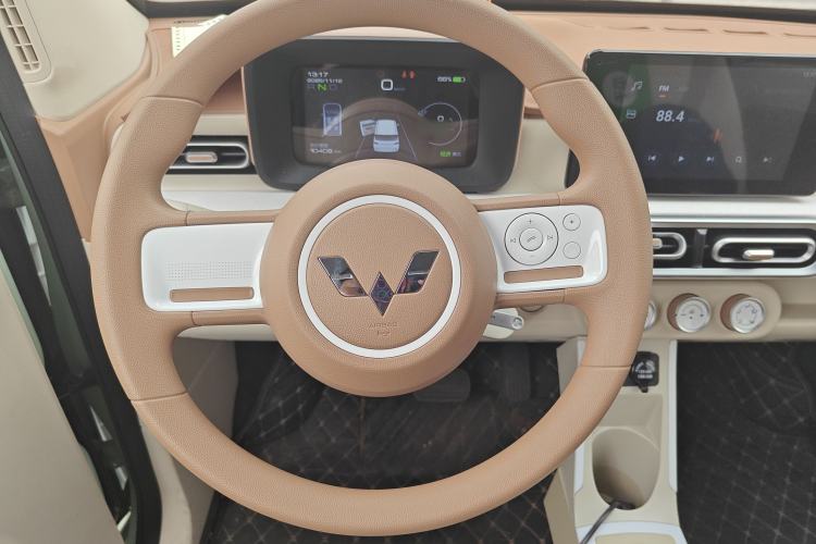 Used Wuling Hongguang MINIEV 2024 3rd Generation 215km Advanced Version
