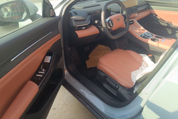 Used  L6 2025 EM-i 140km Long-Range Version
